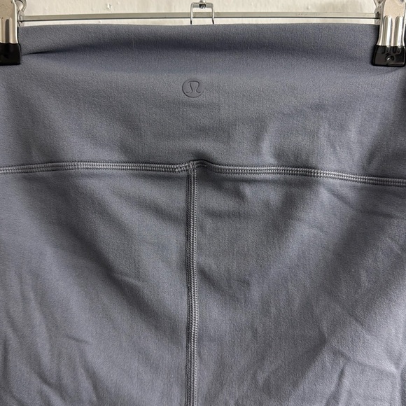 Lululemon Reveal Crop *Zen Expression~ Solar Grey ~ size 8 - Picture 11 of 16